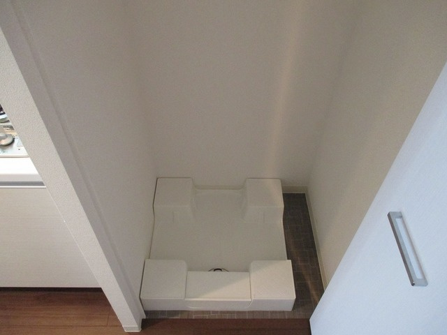 【設備】 | メインステージ新大阪 | 室内洗濯機置き場です