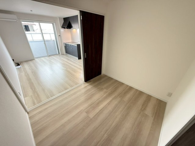 ソレイユビセレクト法蓮町Ⅳの洋室