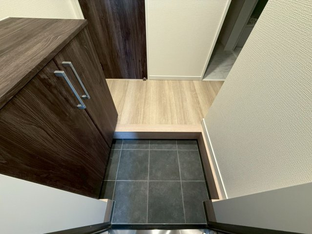 ソレイユビセレクト法蓮町Ⅳの玄関