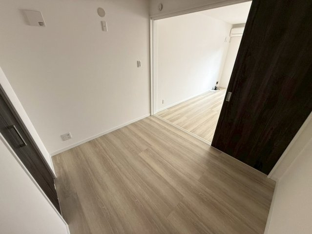 ソレイユビセレクト法蓮町Ⅳの洋室