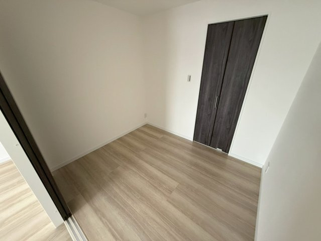 ソレイユビセレクト法蓮町Ⅳの洋室