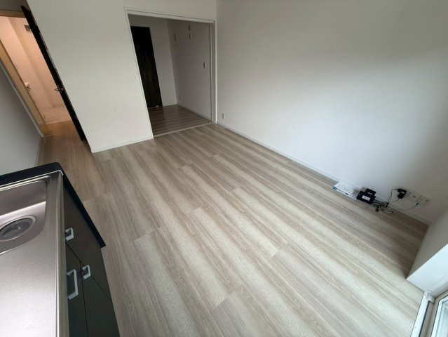 ソレイユビセレクト法蓮町Ⅳの居間・リビング