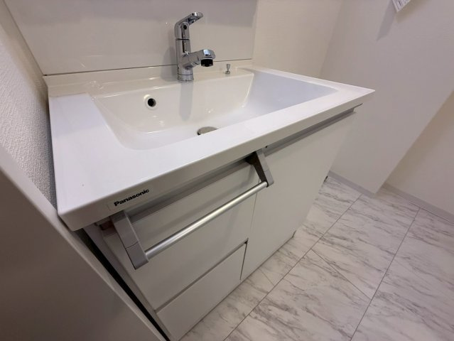 ソレイユビセレクト法蓮町Ⅳの洗面所