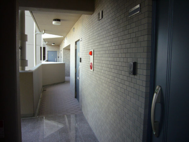 パークヒルズ天神川の玄関