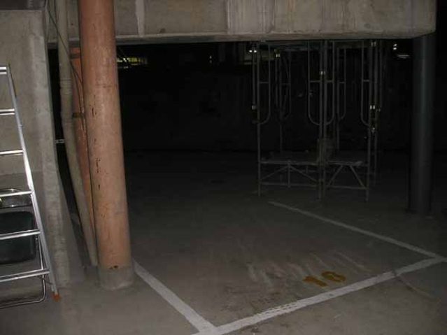 パークヒルズ天神川の駐車場