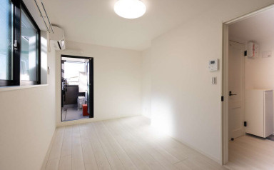 川崎市多摩区三田２丁目のアパートの居間・リビング