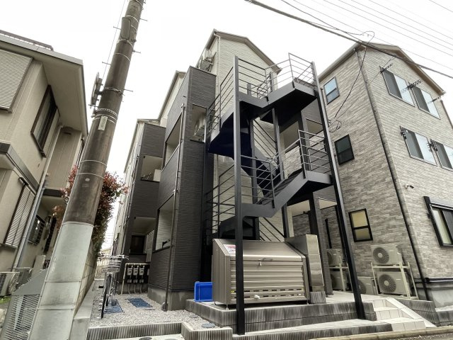 川崎市多摩区三田２丁目のアパートの外観