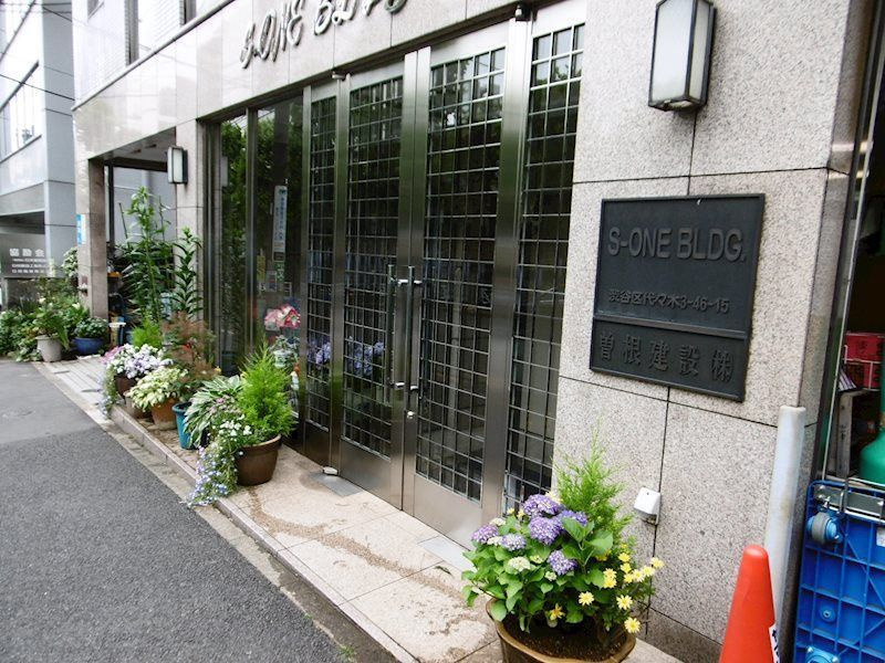 Ｓ－ＯＮＥビルのエントランス