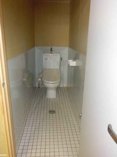 昭和町２階建店舗のトイレ