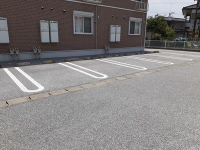 【駐車場】 | サン・カレントＢ | カースペースがあります