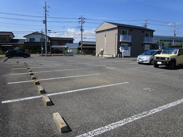 ベルフォーレ植木野の駐車場