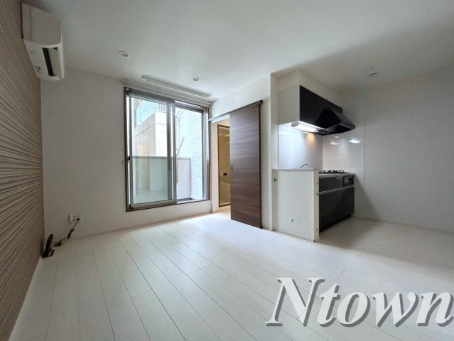 【居間・リビング】 | Grandtic Dorf新栄 | こちらのリビングで趣味の時間をお楽しみください