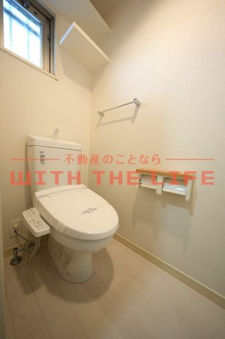 エトランゼ東櫛原15【キャッシュバック対象物件】のトイレ|落ち着いた色調のトイレです