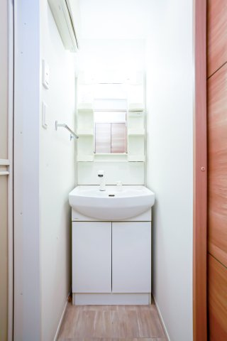 サヴォイ博多エレメンツ　7階の洗面所|別号室のものになります。現状優先。