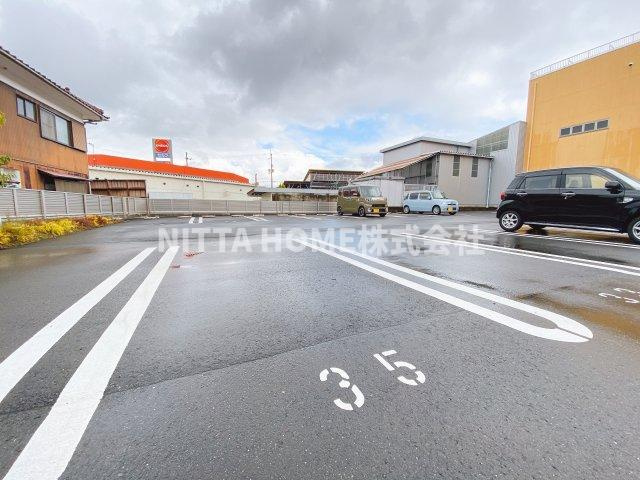 シャーメゾン雅の駐車場|敷地内に駐車場も完備◎