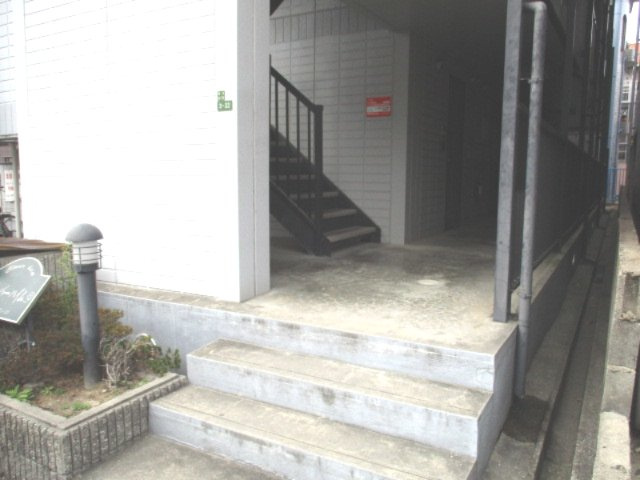 【エントランス】 | クローバーハイム | マンションの入り口です