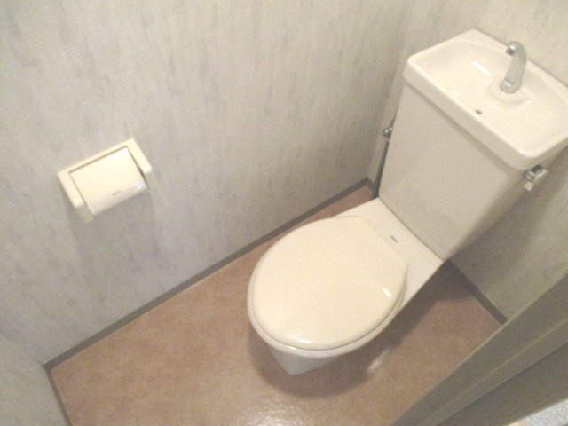 【トイレ】 | クローバーハイム | 清潔感のあるトイレです