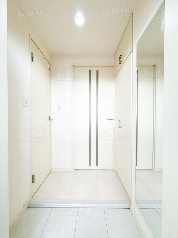 エトランゼ東櫛原15の玄関|シューズボックス付きの玄関です☆