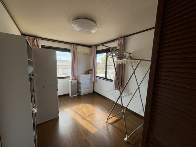 今市町戸建の洋室