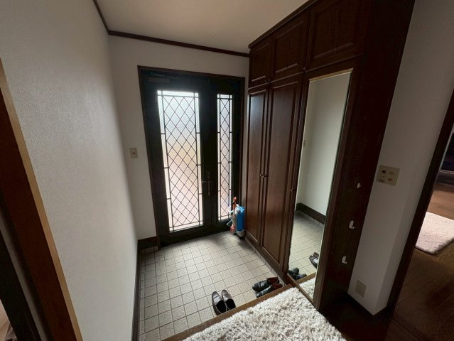 今市町戸建の玄関