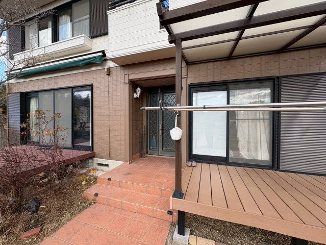 今市町戸建の玄関