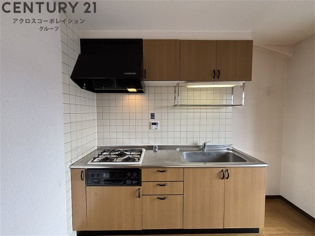 3口ガスコンロ付きのシステムキッチン☆