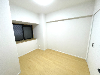 コアマンション神屋町の洋室