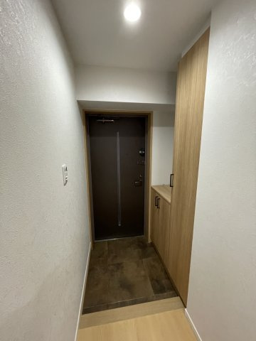 コアマンション神屋町の玄関