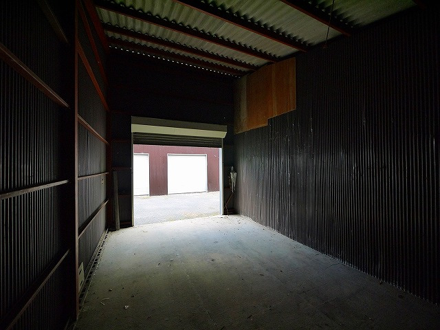 矢田倉庫の内装