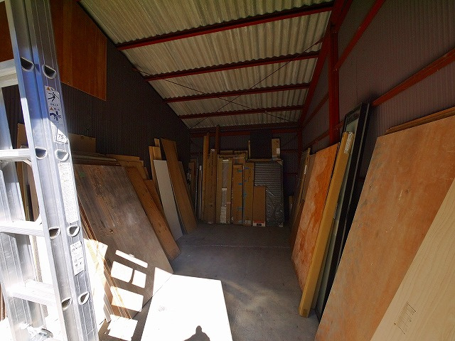 矢田倉庫の内装