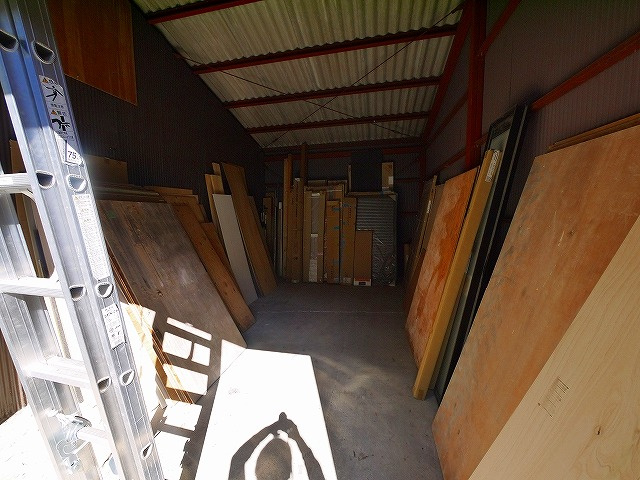 矢田倉庫の内装