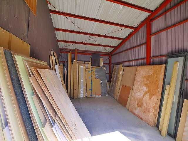 矢田倉庫の内装