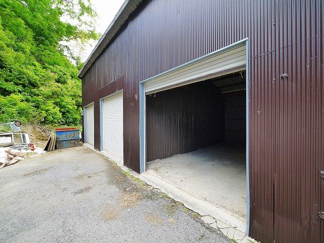 矢田倉庫の内装