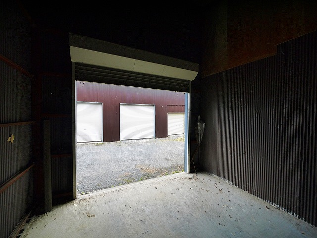 矢田倉庫の内装