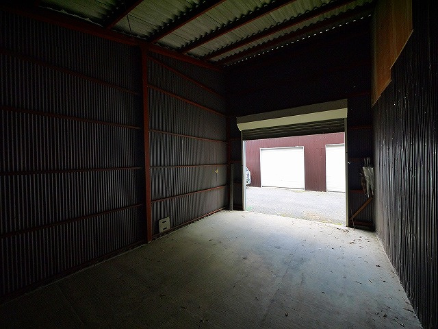 矢田倉庫の内装