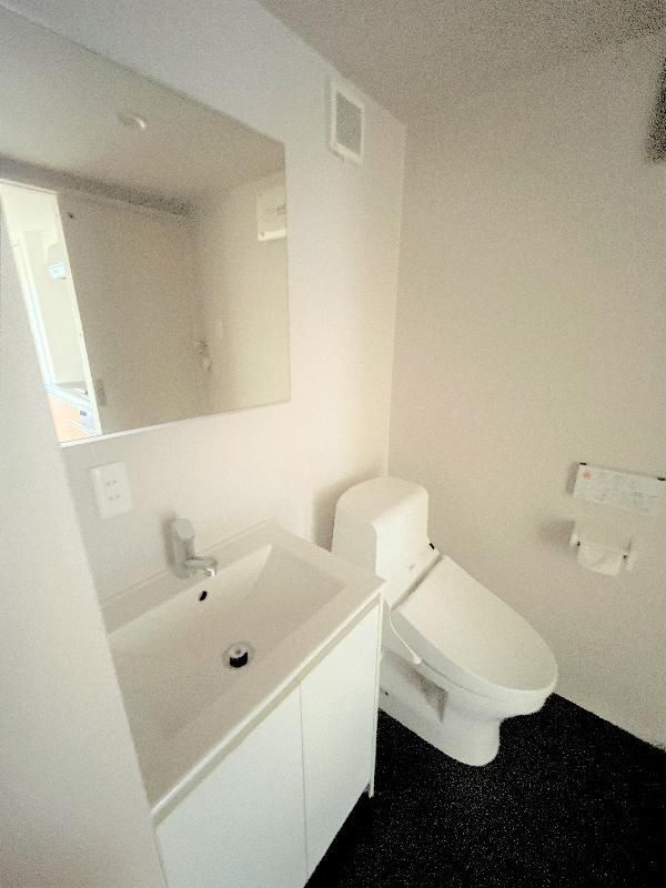 R & APARTMENT 01(アールアンドアパートメント　ゼロワン)のトイレ