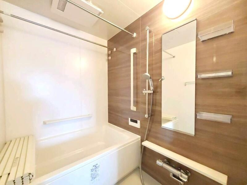 ロイヤルガーデンはりまや町の浴室