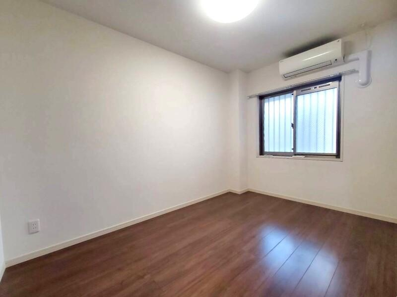 ロイヤルガーデンはりまや町の洋室