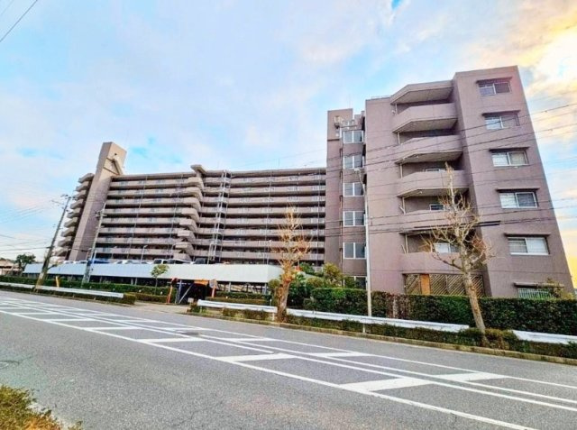 ライオンズマンション淀リバーサイドの外観