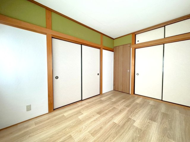 令和８年２月リフォーム済み◆東西線「石田」駅徒歩１５分◆南向きのピカピカ４ＬＤＫ◆伏見区醍醐岸ノ上町の洋室|洋室