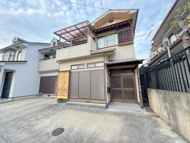 令和８年２月リフォーム済み◆東西線「石田」駅徒歩１５分◆南向きのピカピカ４ＬＤＫ◆伏見区醍醐岸ノ上町