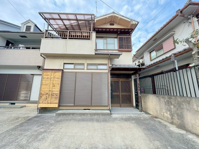 令和８年２月リフォーム済み◆東西線「石田」駅徒歩１５分◆南向きのピカピカ４ＬＤＫ◆伏見区醍醐岸ノ上町の外観|外観