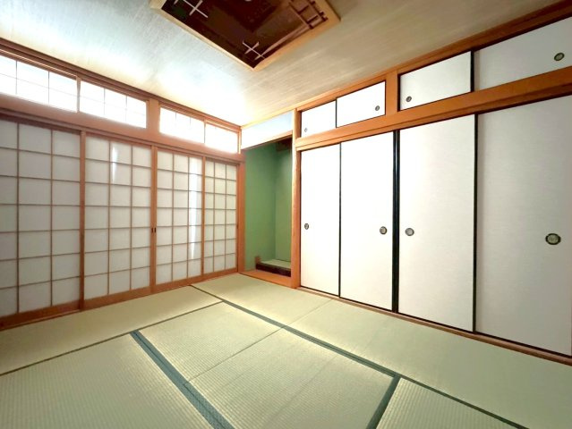 令和８年２月リフォーム済み◆東西線「石田」駅徒歩１５分◆南向きのピカピカ４ＬＤＫ◆伏見区醍醐岸ノ上町の和室|和室