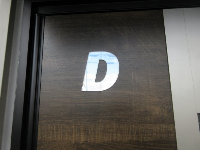 レジデンスマンワⅧの玄関