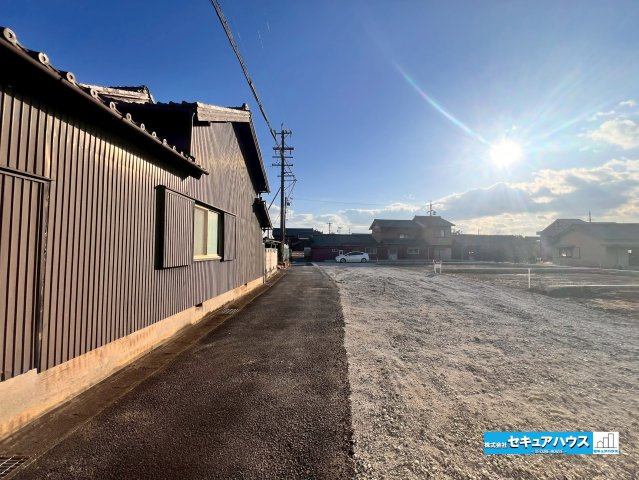 知多市金沢字郷中　全4棟の前面道路含む現地写真|事前予約にて現地ご見学いただけます！お気軽にお問い合わせください♪
■株式会社　セキュアハウス■
住宅ローンに強く、知識、経験豊富なスタッフ在籍
お客様に寄り添い、ご成約後もサポート致します。