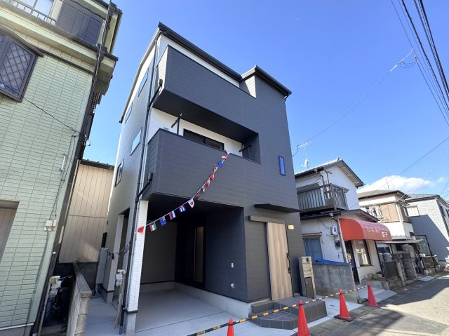 三郷市鷹野１丁目新築戸建【八木郷小学校：4分】の外観|完成済み内覧可能です！！