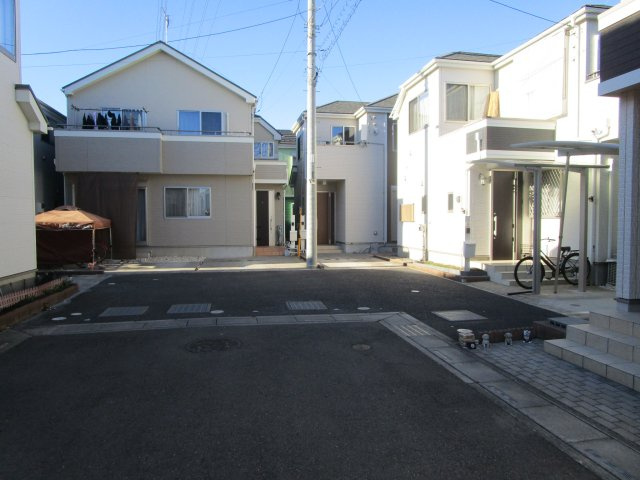 【前面道路含む現地写真】 | 桶川市坂田　中古戸建