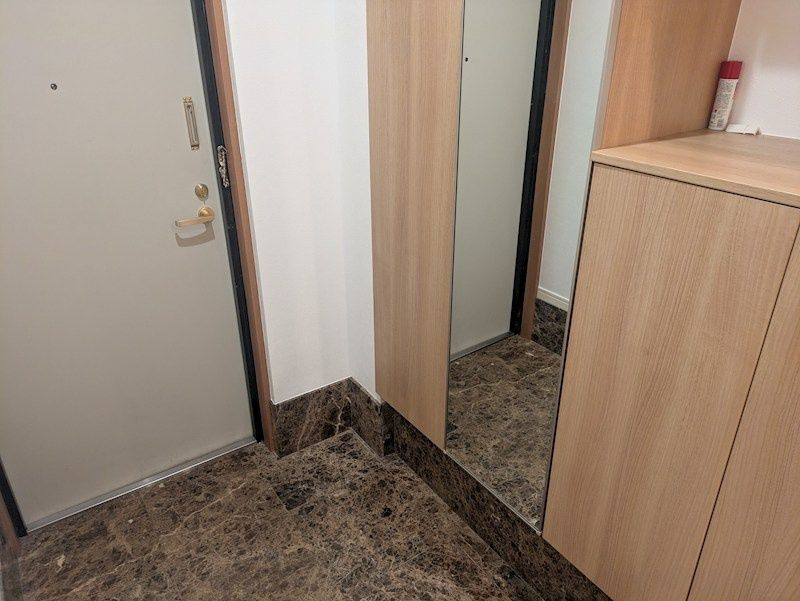 ハレロイヤル目黒の玄関