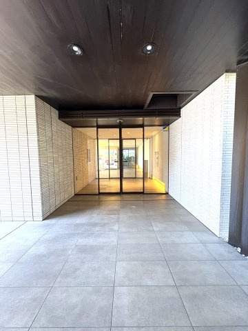 CALM DAYS 辻堂 ― 辻堂駅徒歩10分、静かに暮らす選択 ―のエントランス