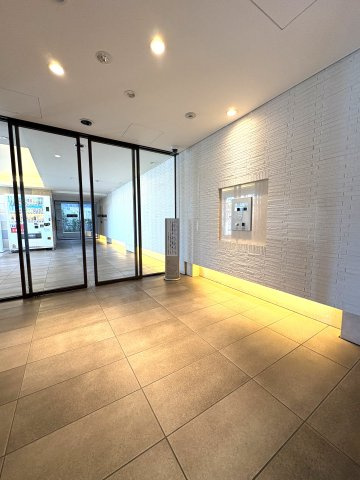 CALM DAYS 辻堂 ― 辻堂駅徒歩10分、静かに暮らす選択 ―のエントランス